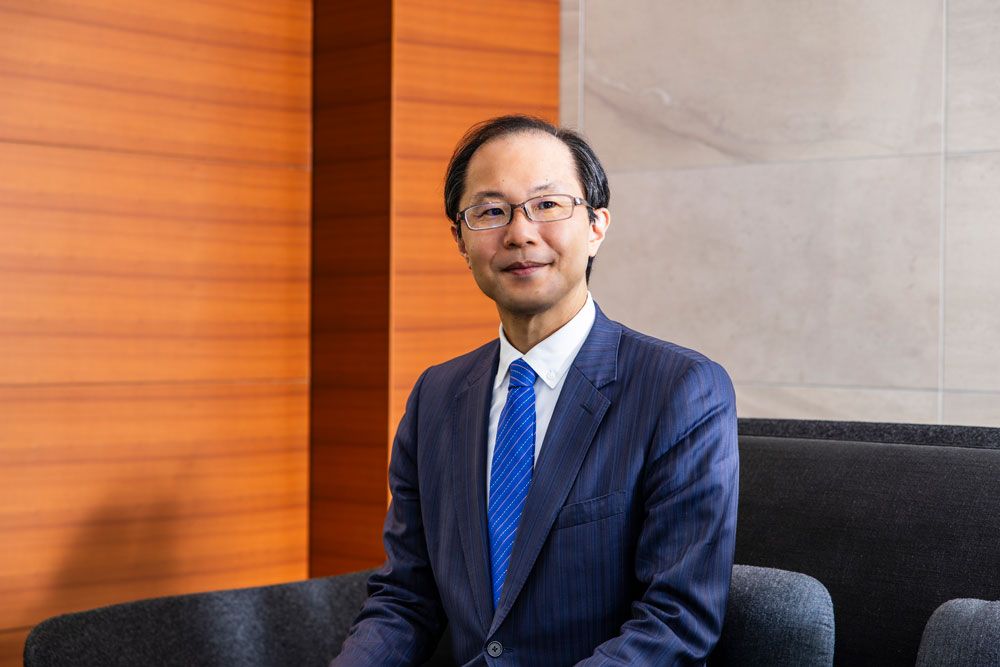 執行役員 法務部長 横井 伸