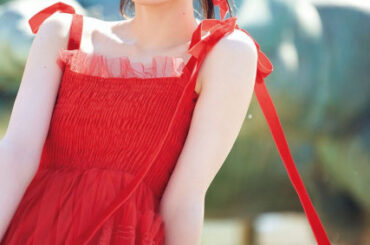 乃木坂46川崎桜、透明感溢れるドレス姿に釘づけ 1st写真集先行カット第8弾解禁【エチュード】