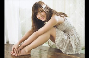 【斎藤ちはる】知的な透明感を作る「美の習慣」｜好印象を叶える垢抜けコスメと大人の洗練オフィスカジュアル