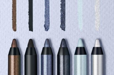 ヴァレンティノ ビューティ2026年春コスメ”ブラシ付き”アイライナーに空色＆シルバー - ファッションプレス