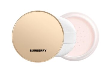 バーバリー ビューティ26年春ベースメイク、やわらかナチュラルマット肌叶えるルースパウダー - ファッションプレス