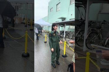 戦闘機女性パイロットさん✨️素敵です#小松基地 #自衛隊 #航空自衛隊 #航空祭 #小松航空祭 #パイロット #戦闘機パイロット #shorts #shortvideo