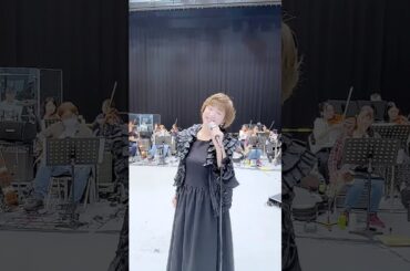 久しぶりに歌謡祭に出演させて頂きます。　　　　　#shorts #日本歌手協会 #歌謡祭 #キラキラ星あげる #能登里山空港おいでおいで
