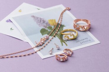 カナル 4℃ ”花＆蝶”モチーフの春ジュエリー、ライラックやチューリップ着想のネックレスやリング - ファッションプレス