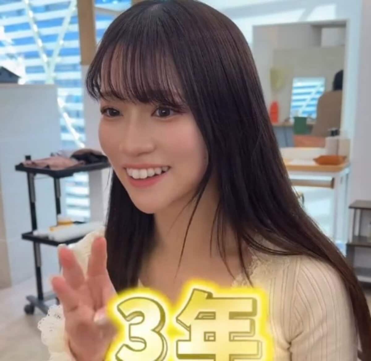 【大変身】ロングヘアの美女「髪短い女の人かっこいい」とバッサリカットを決意!驚きの変身に「超美人さん」と反響 「一生、美しく」を戦略にする。内閣府データから紐解く、2026年の資産形成とウェルビーイングも解説 | LIMO | くらしとお金の経済メディア 【大変身】ロングヘアの美女「髪短い女の人かっこいい」とバッサリカットを決意!驚きの変身に「超美人さん」と反響 「一生、美しく」を戦略にする。内閣府データから紐解く、2026年の資産形成とウェルビーイングも解説 | LIMO | くらしとお金の経済メディア