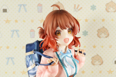 【レビュー】「花海 佑芽【特典版】」レビュー【学園アイドルマスター】 柔らかい色彩と作り込まれた造形で制服姿の花海佑芽がスケールフィギュア化 - HOBBY Watch