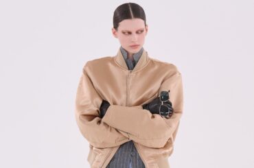 トム フォード 2026-27年秋冬コレクション、相反する要素が溶け合う時の緊張と魅惑 - ファッションプレス