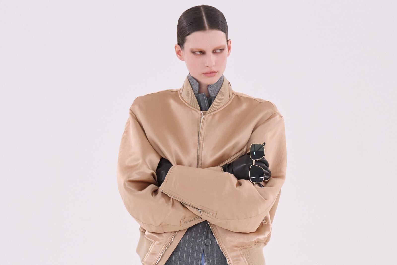 トム フォード 2026-27年秋冬コレクション、相反する要素が溶け合う時の緊張と魅惑 – ファッションプレス トム フォード 2026-27年秋冬コレクション、相反する要素が溶け合う時の緊張と魅惑 - ファッションプレス