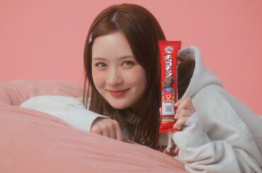 【公式】ブルボン　プチシリーズ「これから動画ですか？」篇　畑芽育　１５秒