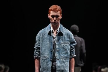 マツフジ 2026-27年秋冬コレクション - 社会を生き抜く人々の静かな強さと美しさ - ファッションプレス