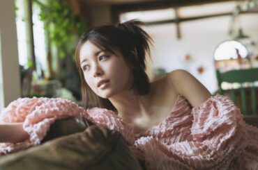 乃木坂46筒井あやめ、待望のボブヘア初グラビア！『B.L.T.』表紙＆巻頭で4パターン新ヘアアレンジ | 福島民報デジタル