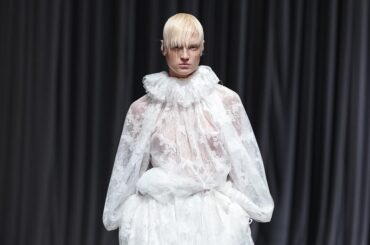 ムッシャン 2026-27年秋冬コレクション、マリー・アントワネットの“役割とイメージ”に着目 - ファッションプレス