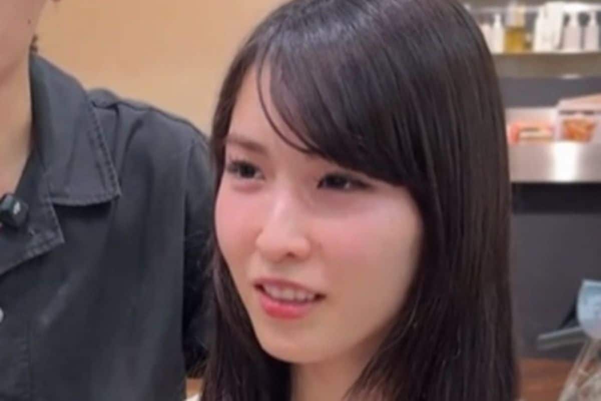 【地毛くらいの色に落ち着けたい】ロングヘアの女性がカラーチェンジ 美しい黒髪ロングに大変身 | LIMO | くらしとお金の経済メディア 【地毛くらいの色に落ち着けたい】ロングヘアの女性がカラーチェンジ 美しい黒髪ロングに大変身 | LIMO | くらしとお金の経済メディア