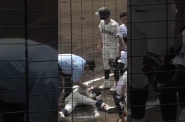 塁審「救急車呼んだほうがいいかも！！」頭部への死球で球場騒然！