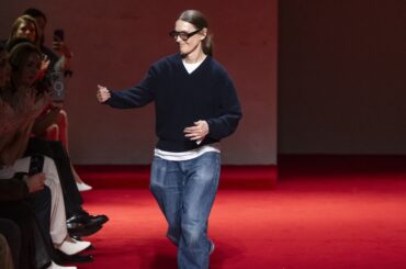 なぜデザイナーは同じ服を着るのか？──彼らの装いが語ること（Saori Yoshida） | Vogue Japan