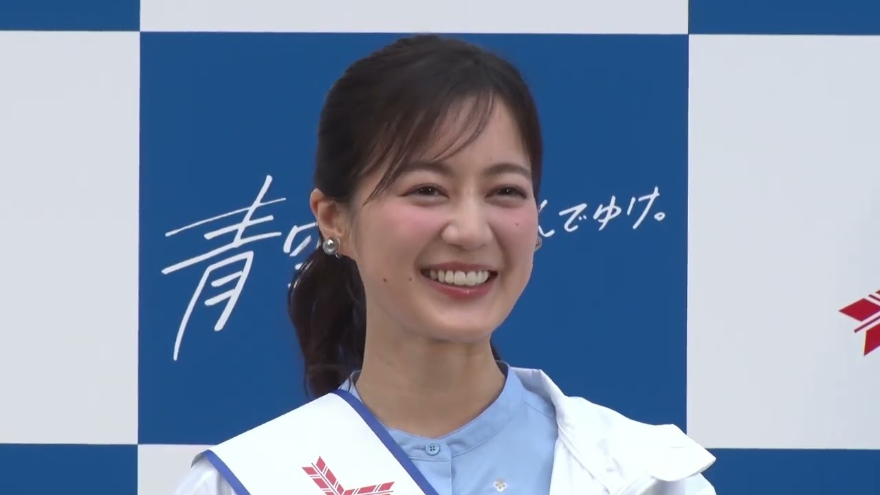 生田絵梨花、三ツ矢サイダー「青空お届け隊」隊長に就任。弓矢バルーン割りも一発成功 生田絵梨花、三ツ矢サイダー「青空お届け隊」隊長に就任。弓矢バルーン割りも一発成功