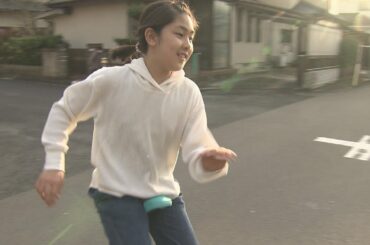 【全盲の女子高生】生後4か月で宣告…絶望から15年、一輪車を乗りこなしピアノを弾き語る。同世代に伝えた「見えない景色」の輝き