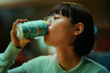 サントリージン翠（SUI）『晩メシソーダ生姜焼き』篇 15秒 杉咲花