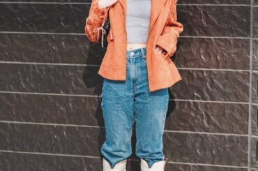 ブルーデニム×ウエスタンブーツでコーディネート春っぽくアップデート | TOKYO | ワールドスナップ