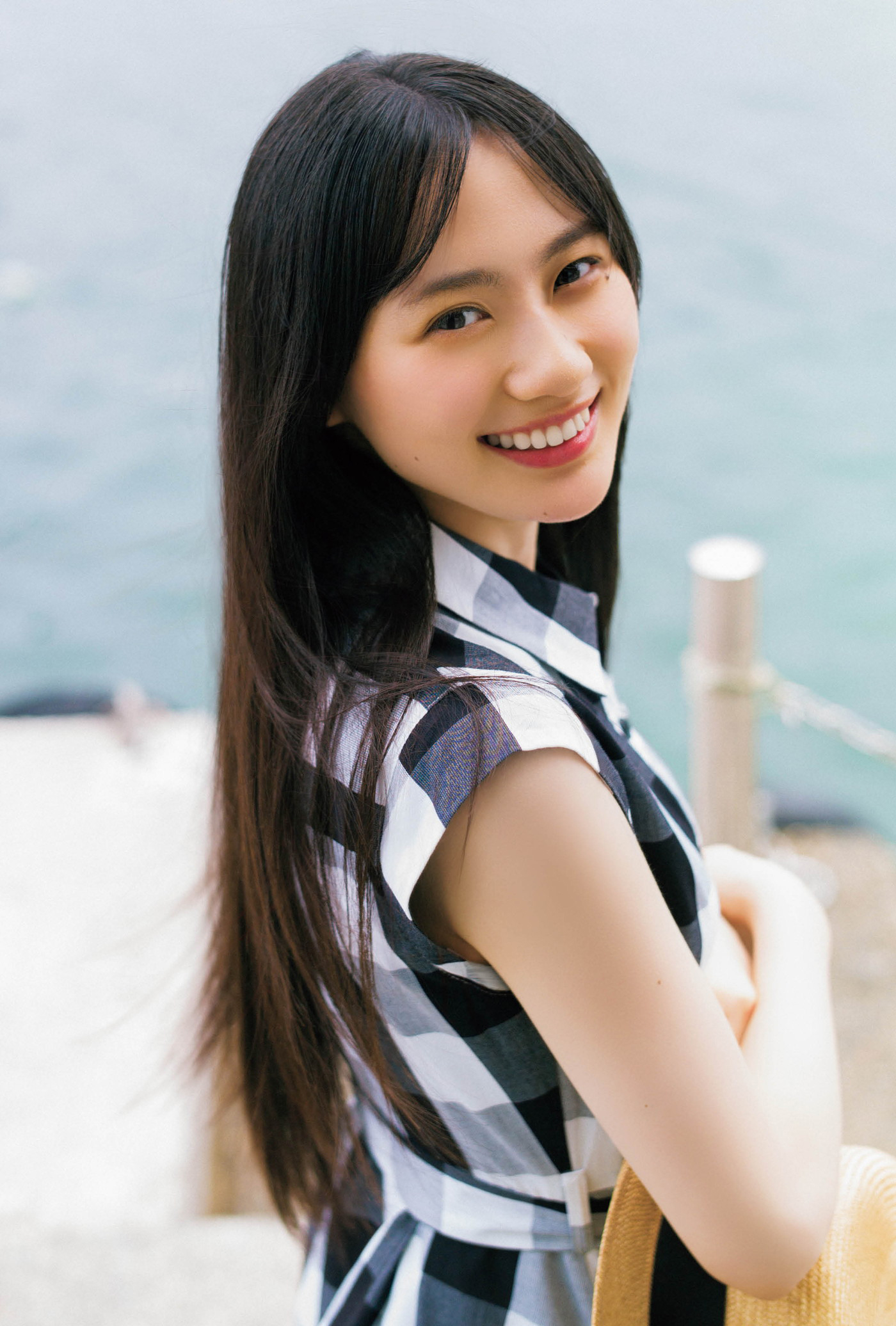 乃木坂46と紡ぐ、美しい夏のショートストーリー！『B.L.T.9月号』に川﨑桜、小川彩、林瑠奈が登場 - 画像一覧（20/28）