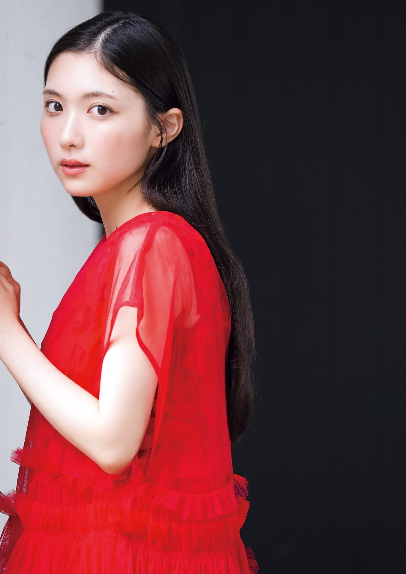 櫻坂46谷口愛季『グラビアチャンピオン』表紙に登場！裏表紙＆巻末特集は村井優 - 画像一覧（4/9）