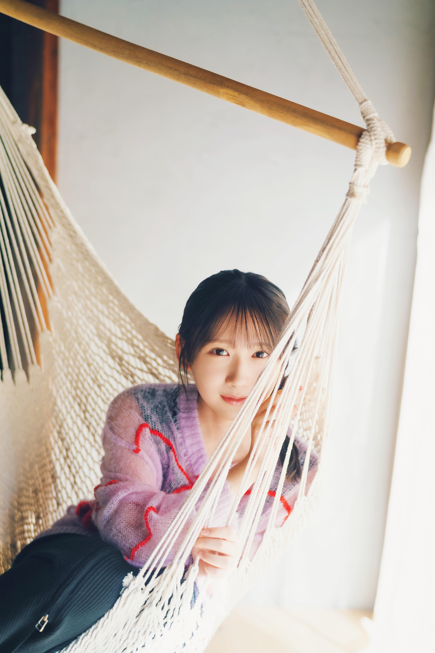 日向坂46藤嶌果歩『blt graph.vol.114』表紙＆巻頭に登場！裏表紙は五期生の松尾桜 - 画像一覧（4/10）