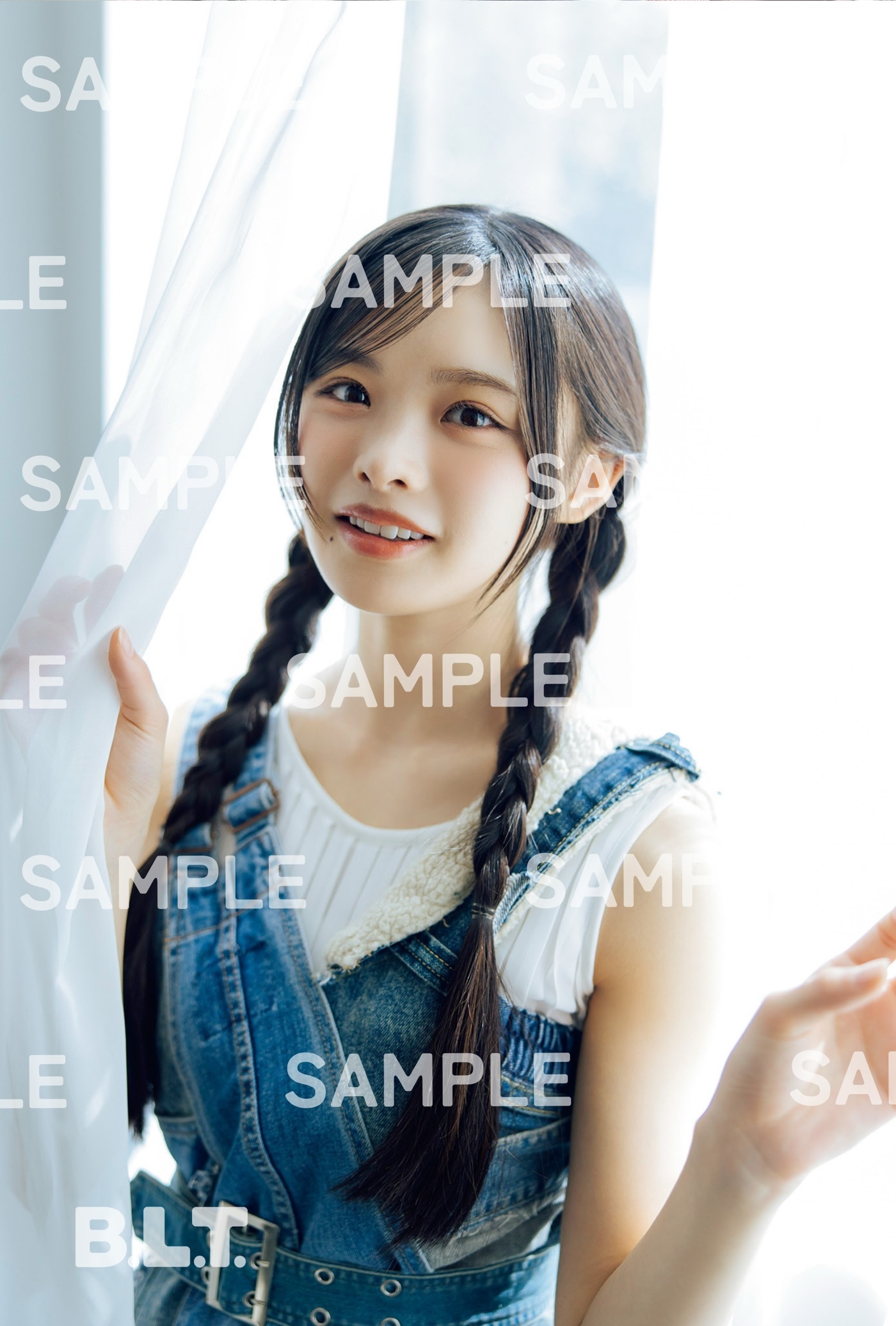 櫻坂46藤吉夏鈴『B.L.T.』初ソロ表紙、向井純葉・浅井恋乃未がグラビア登場！乃木坂46鈴木佑捺、AKB48伊藤百花も - 画像一覧（7/14）