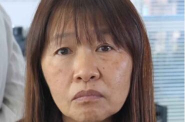 「厚塗りではないのに日焼けがきれいになってる」　還暦迎えた女性が大変身　明るいツヤ肌メイクに絶賛の声 | Hint-Pot