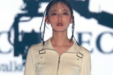 【TGC】日向坂46金村美玖、モデルの風格感じさせるランウェイ　編み込みヘアで新境地 | ORICON NEWS | 国内海外のニュース