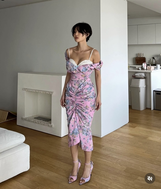 /写真=歌手 ファサ インスタグラム