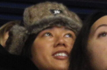 Snow Man・阿部亮平、始球式の試合チケットが「3万8000円」の高額転売…アイドル＆野球ファンにつけ込んだ “負の取引” で浮上した課題（SmartFLASH） - Yahoo!ニュース