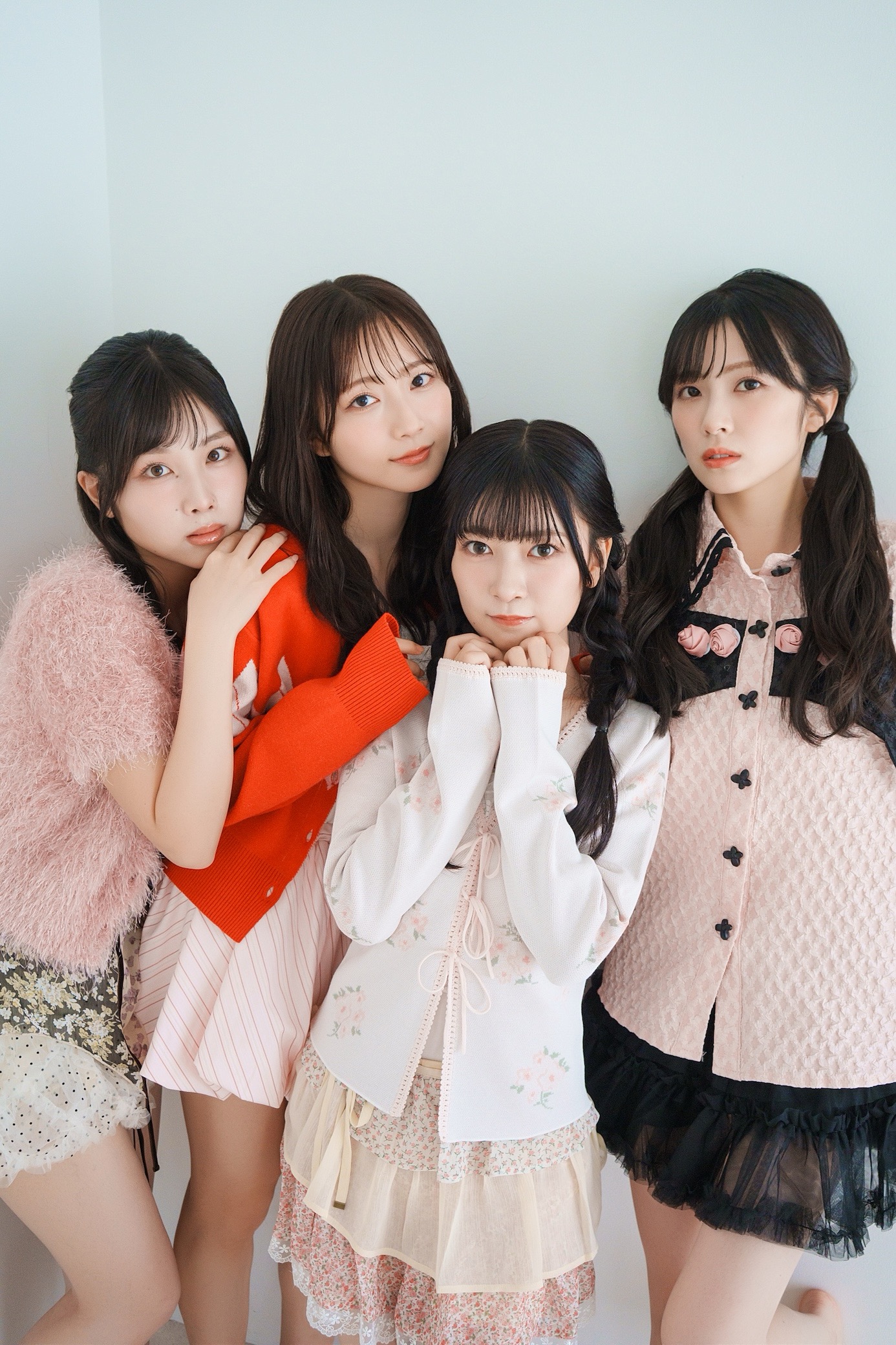 櫻坂46遠藤理子＆村井優、三期生の素敵な関係性を語る！井上梨名は卒業記念ロンググラビア掲載 - 画像一覧（10/13）