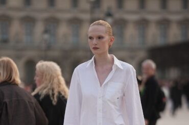 2026-27年秋冬パリコレでキャッチ！ モデルたちの春先取り私服スタイル | Vogue Japan