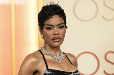 テヤナ・テイラーの「魅惑の切れ長アイ」に注目！2026年春のメイクトレンド | Vogue Japan