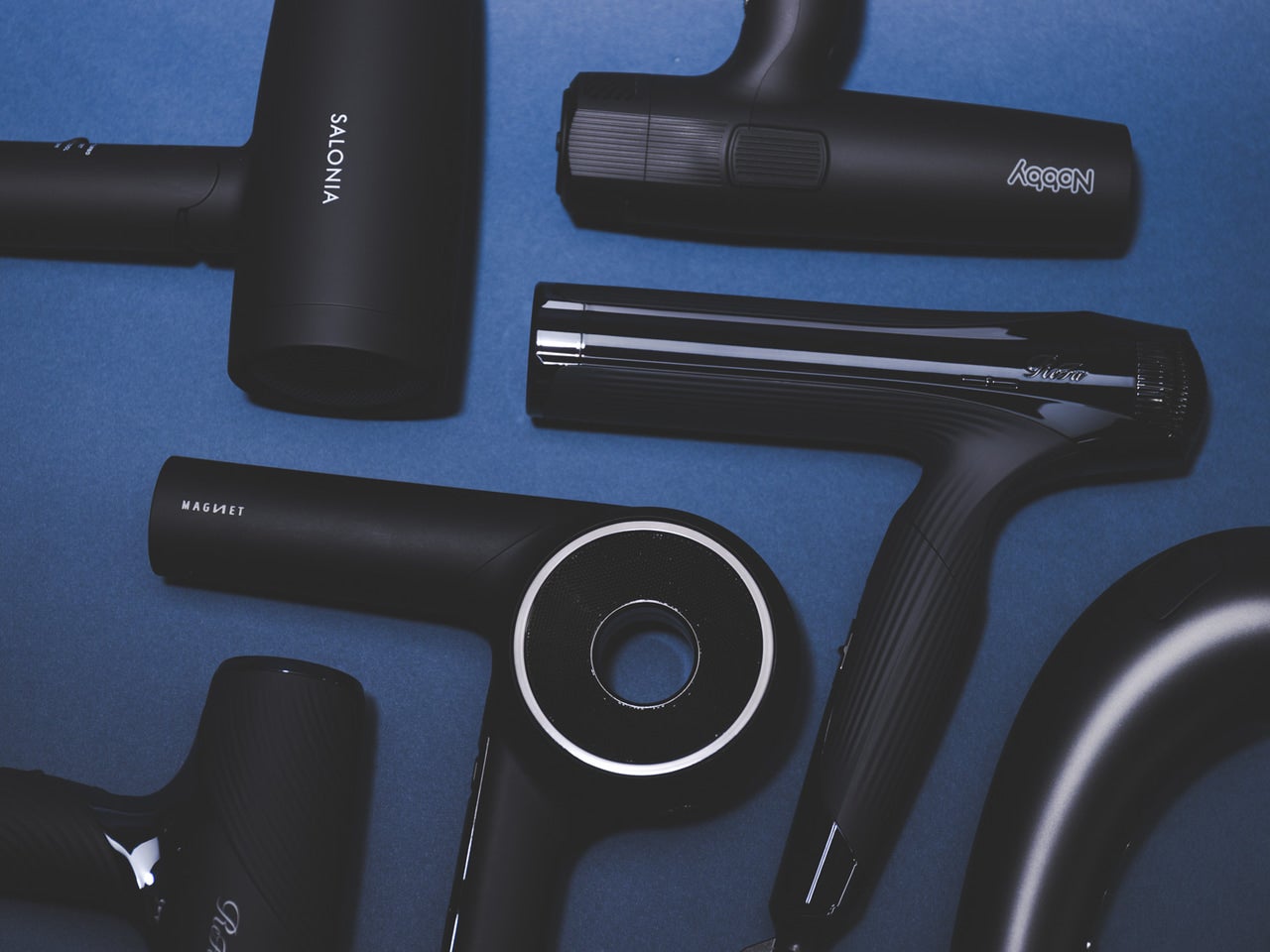 【美容師監修】メンズ向けドライヤーおすすめ20選!「速乾・ヘアケア・美肌ケア」まで叶える最強モデルを徹底比較。正しい乾かし方〜メンズヘアセット法も紹介!【2026年最新版】 メンズノンノウェブ | MEN’S NON-NO WEB 【美容師監修】メンズ向けドライヤーおすすめ20選!「速乾・ヘアケア・美肌ケア」まで叶える最強モデルを徹底比較。正しい乾かし方〜メンズヘアセット法も紹介!【2026年最新版】