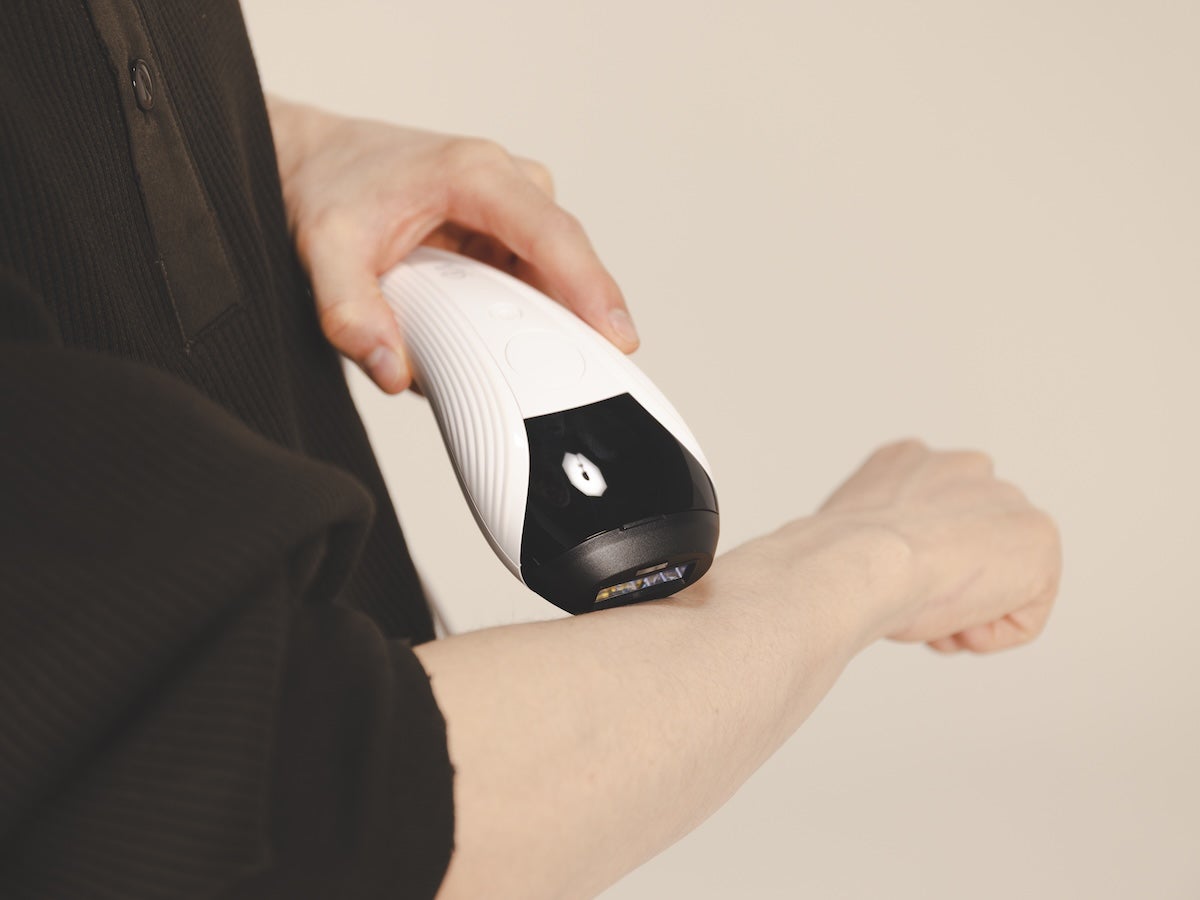 日焼けをした肌には使用を控えるのが安心。 イメージ画像