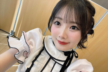 「ポヨポヨ可愛い！」アイドルのウエスト"はみ肉"が注目　「腹筋ローラー」「それも魅力だよ？」 | ENCOUNT