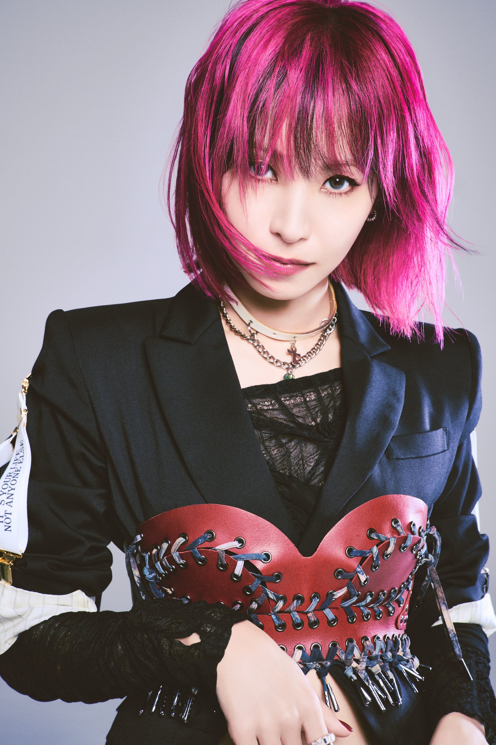 19_LiSA_LACE-UP_Portrait_main.jpg