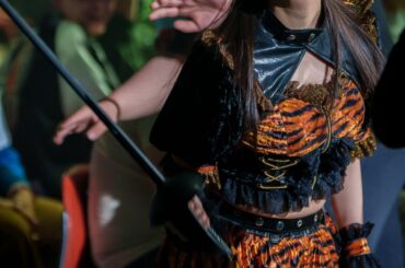 上坂すみれがあなたを威圧的に見つめるだけ