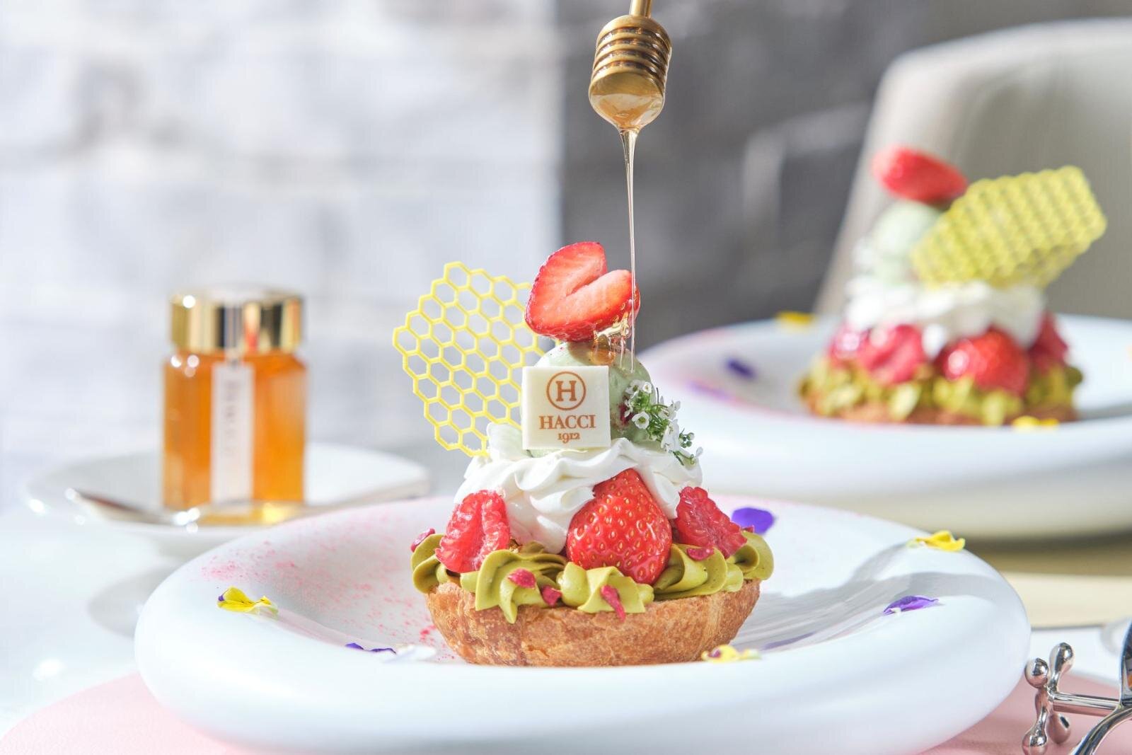 「HACCIはちみつ洗顔石けん トラベルサイズ 5g付クロワッサンデザート」2,700円 内容：ピスタチオとベリーのクロワッサンブーケ / カフェ1杯 / HACCIはちみつ洗顔石けん ※予約優先制・当日席もあり