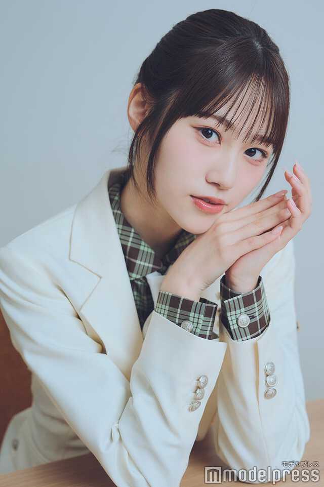 モデルプレスのインタビューに応じた向井純葉（C）モデルプレス