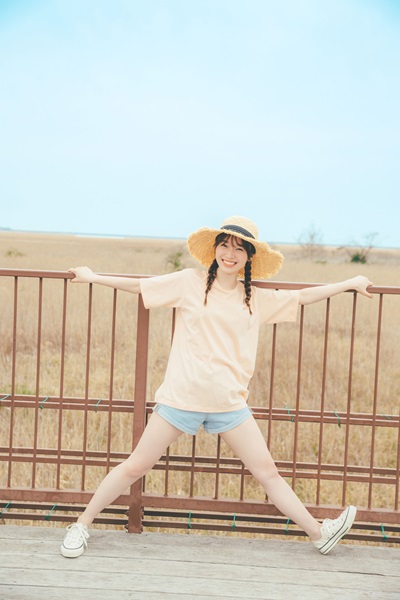 櫻坂46守屋麗奈 1st写真集(タイトル未定)_3