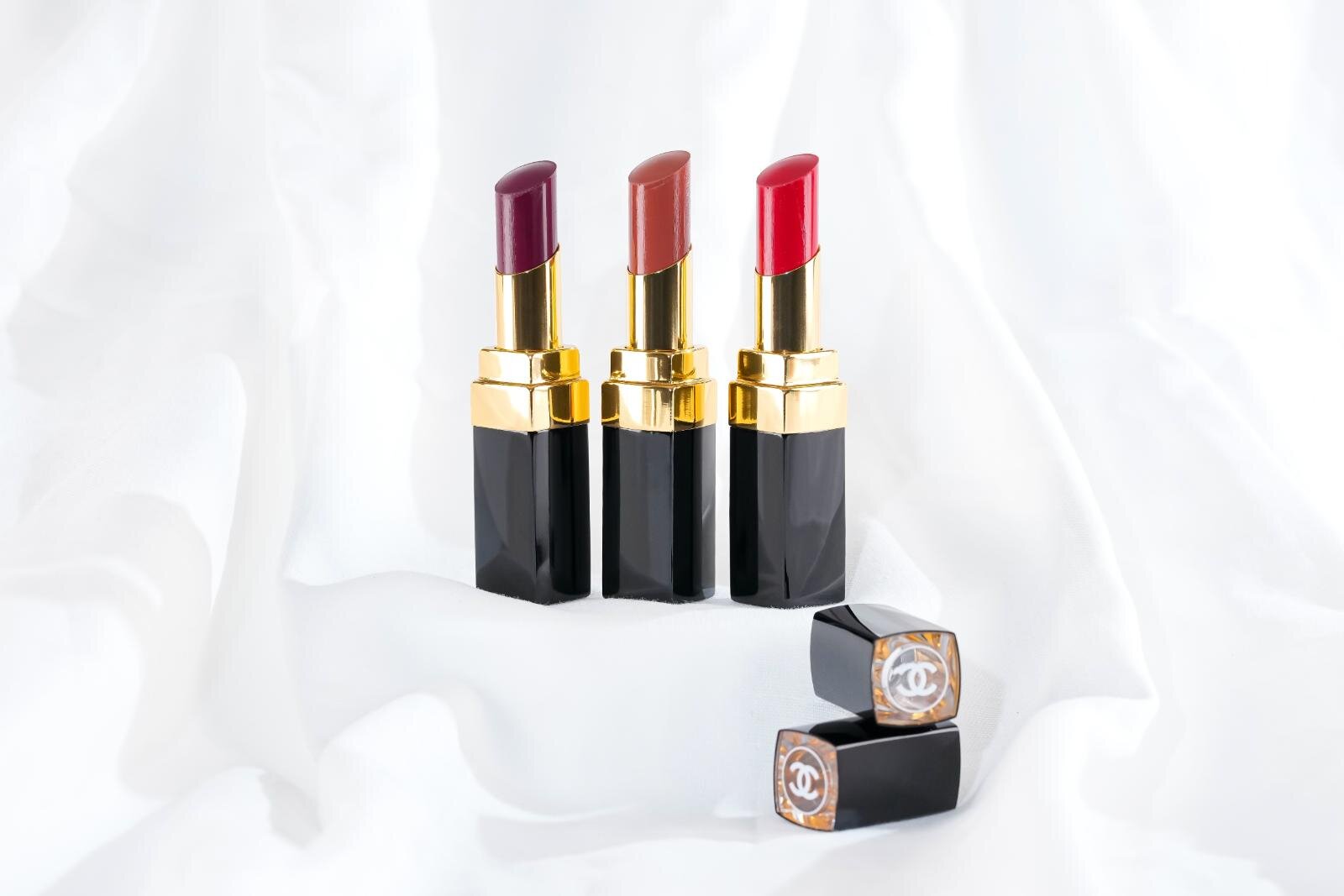 左から)「ルージュ ココ フラッシュ」203,280,282 各6,490円＜新色/限定色＞ ※203,282は数量限定色