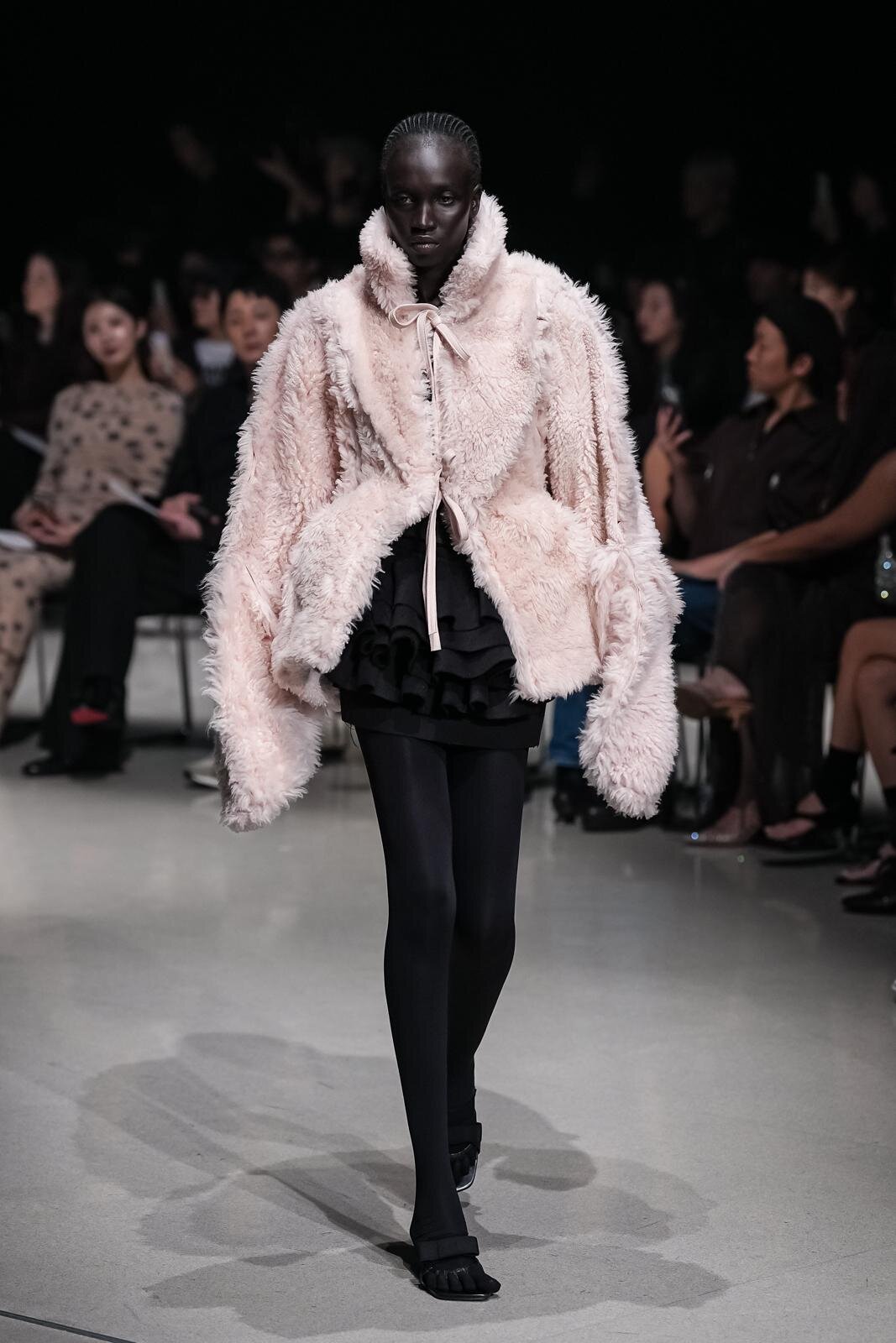 アランポール 2026-27年秋冬コレクション - バレエのエッセンスを織り交ぜて｜写真77