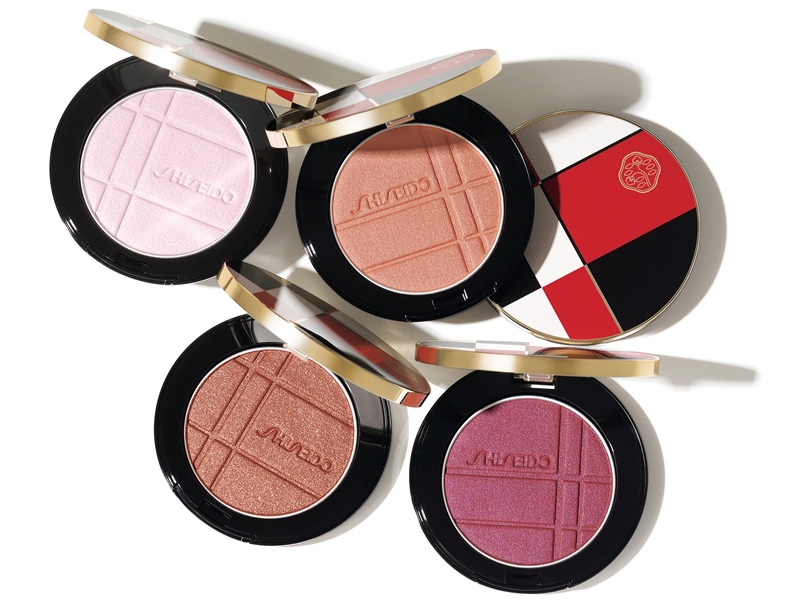 SHISEIDO カラー+グロウ エンハンサー 右上から時計回りに/04、07、03、01 各¥6,270