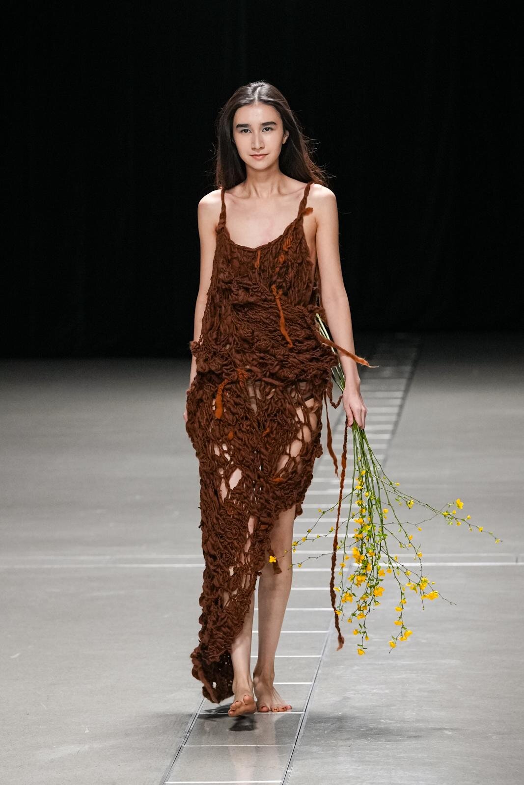 カカン 26-27年秋コレクション - 野生の気配を纏うニット｜写真12