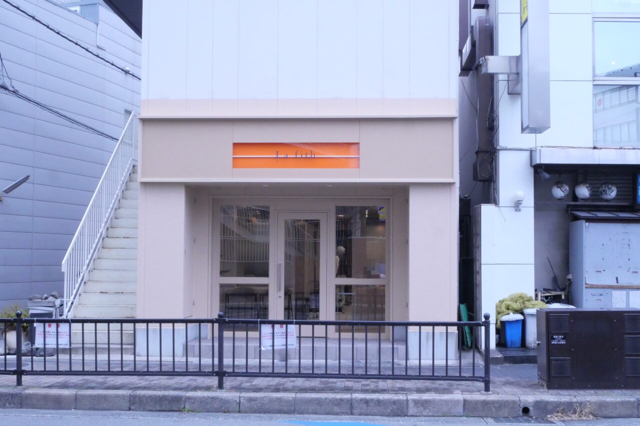 寝屋川市駅近くにオープンした「La fith hair lavie 寝屋川店」（ラフィス ヘアー ラヴィ）