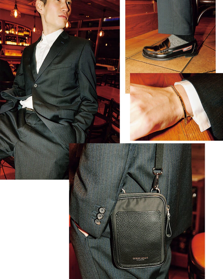 プラダのローファー、BOTTEGA VENETAのブレスレット、GIORGIO ARMANIのバッグ、JIL SANDERのセットアップ