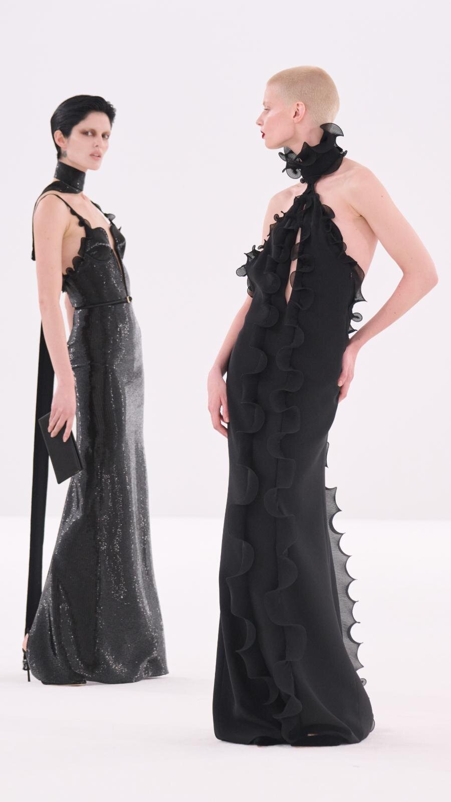 トム フォード 2026-27年秋冬コレクション、相反する要素が溶け合う時の緊張と魅惑｜写真56