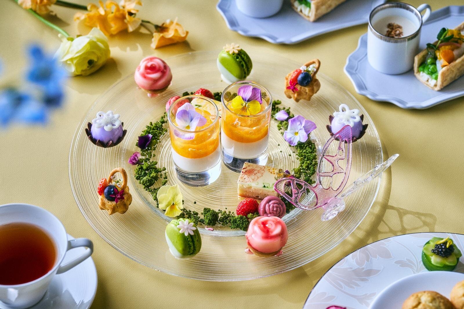 フラワーガーデン着想アフタヌーンティーがザ・プリンスギャラリー 東京紀尾井町で、花ケーキ＆蝶の飴細工｜写真3